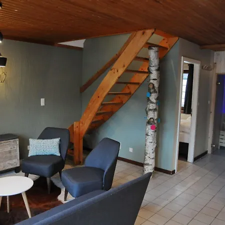 Comfortable Renovated House With A Microwave Near
