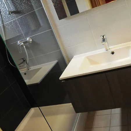 Comfortable Renovated House With A Microwave Near *